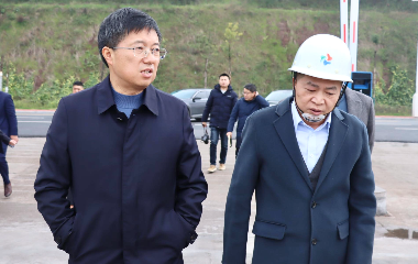 南溪區(qū)委書記、南溪經(jīng)開區(qū)黨工委書記劉剛率隊(duì)調(diào)研遠(yuǎn)東股份宜賓智能產(chǎn)業(yè)園